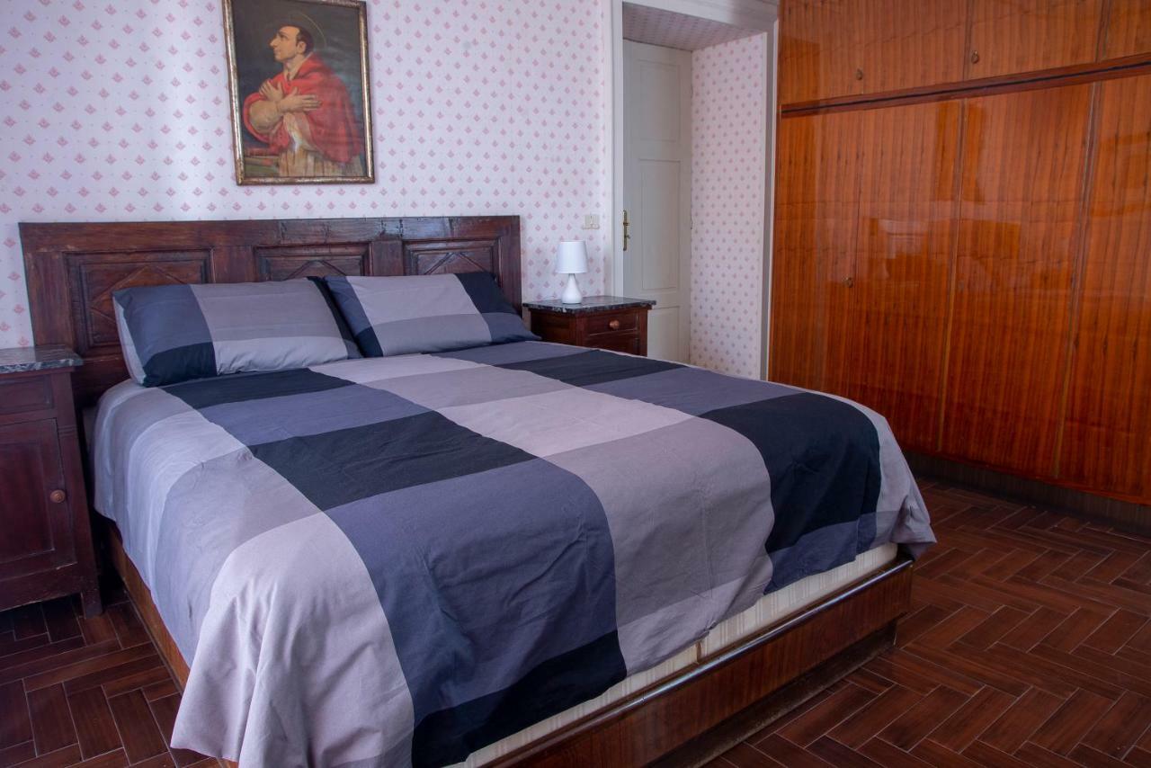 Ferienwohnung Bed&Roses Meni La Morra Exterior foto
